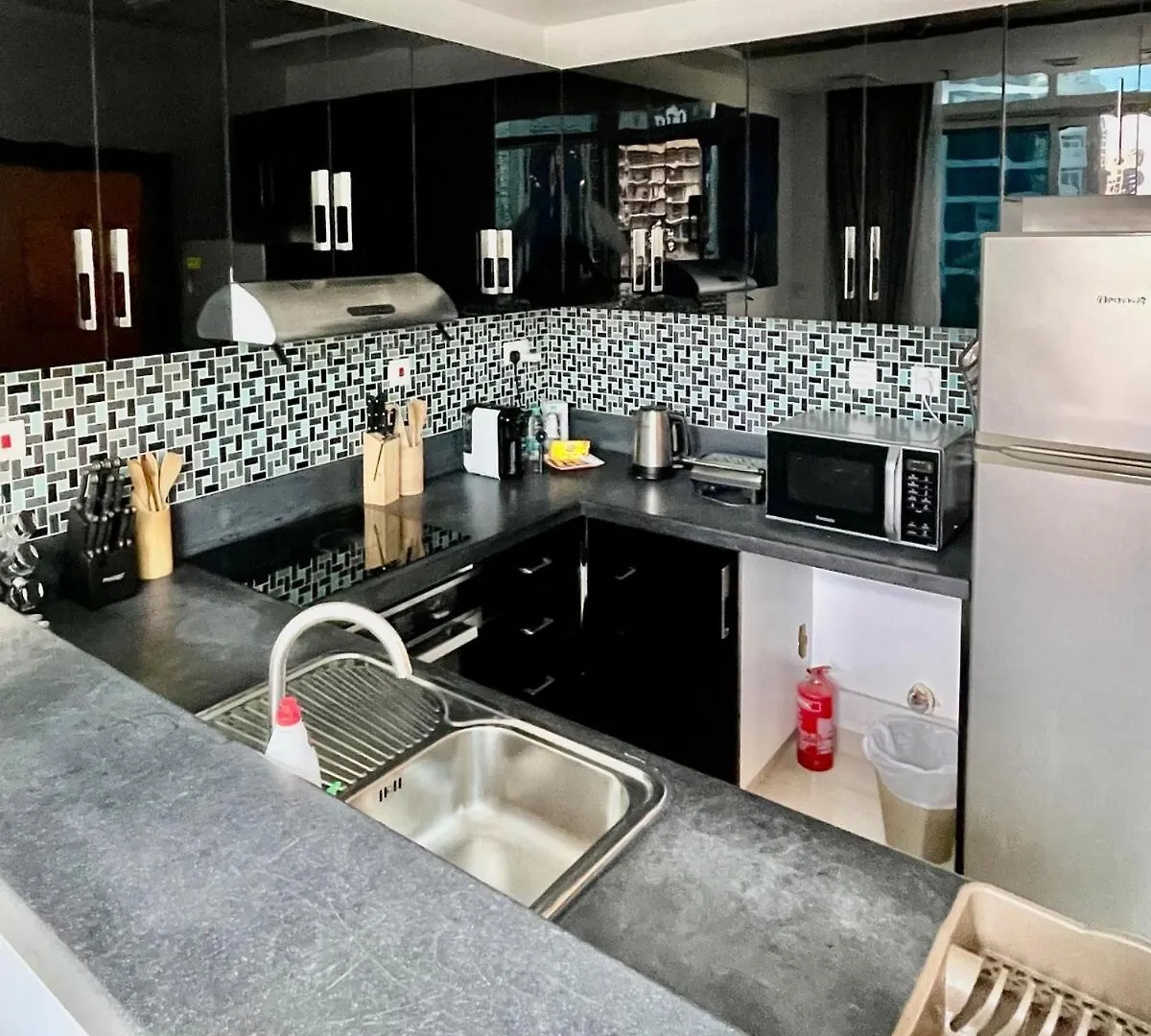 Serene Escape In Bustling Marina And Jbr, Ensuite 2Br, Sky Garden Access Dubai 0*,