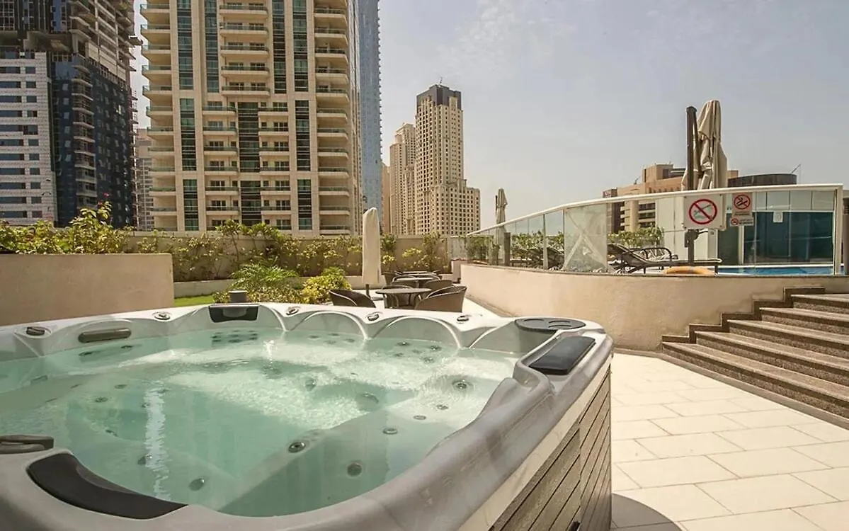 Serene Escape In Bustling Marina And Jbr, Ensuite 2Br, Sky Garden Access Dubai Appartement