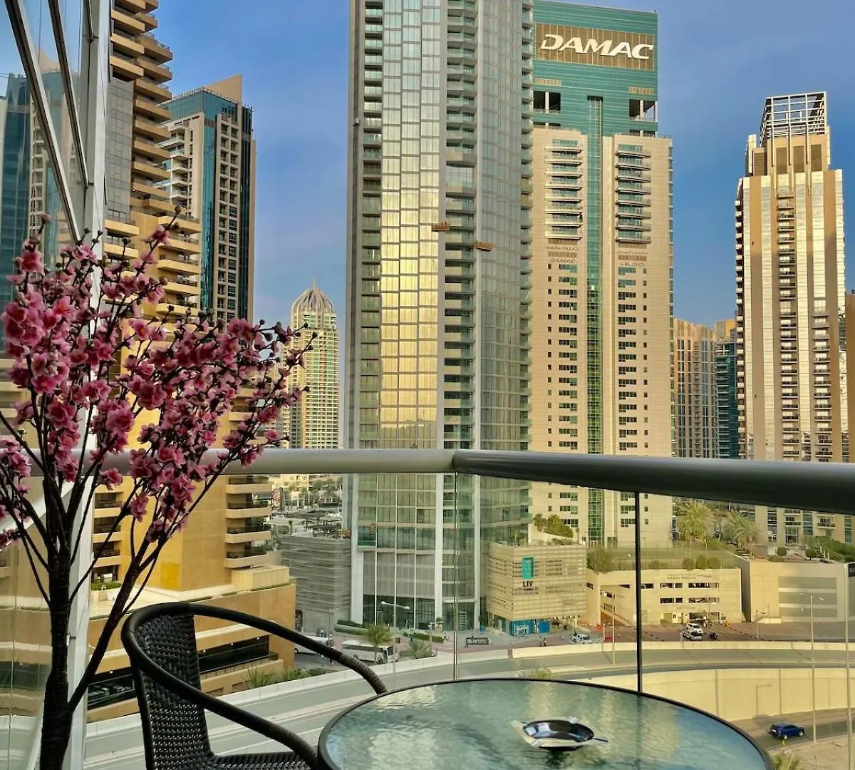 Serene Escape In Bustling Marina And Jbr, Ensuite 2Br, Sky Garden Access دبي